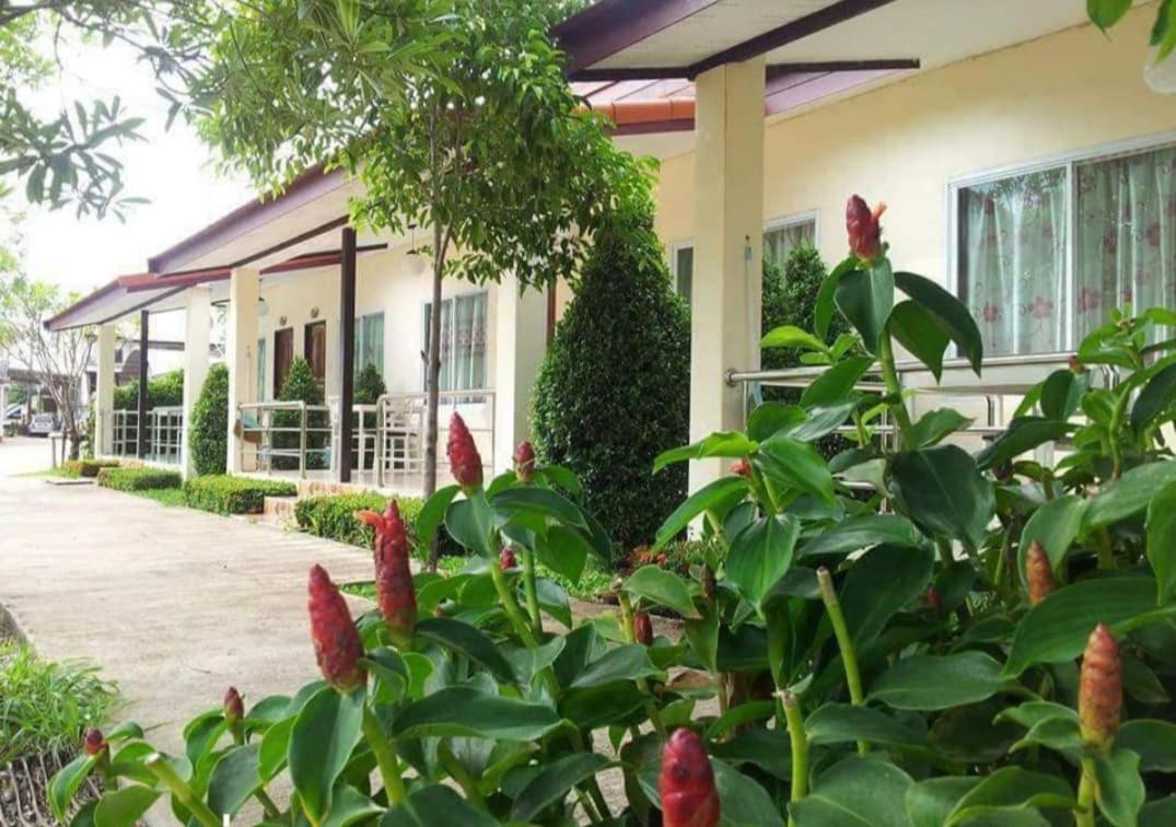 Pennaung Resort Bueng Kan Exterior foto