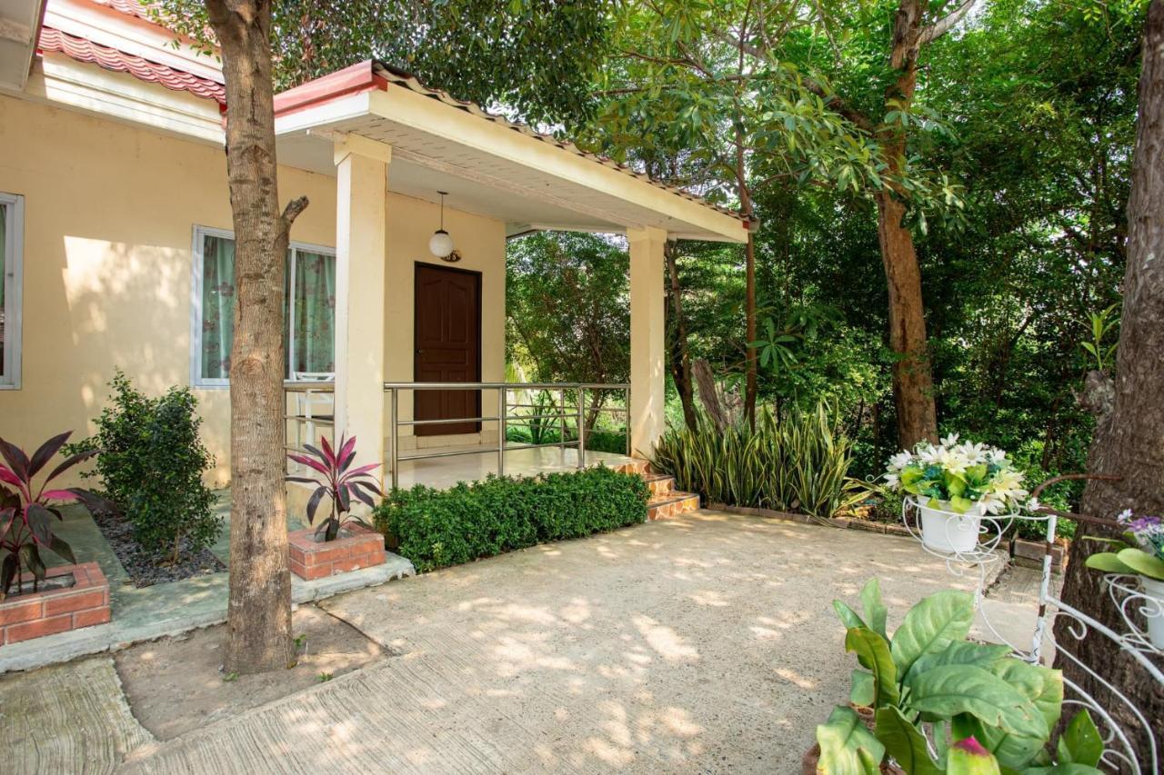 Pennaung Resort Bueng Kan Exterior foto