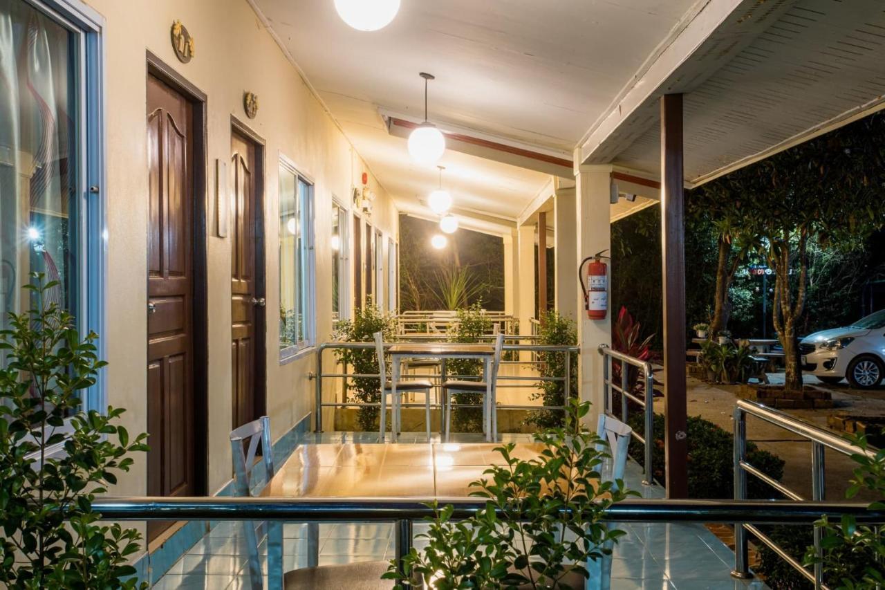 Pennaung Resort Bueng Kan Exterior foto